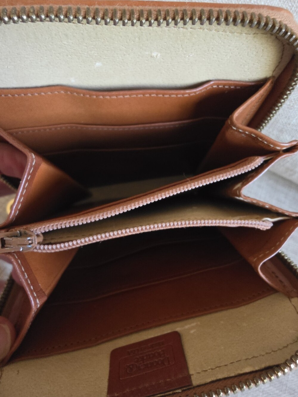 Dooney & Bourke Vintage AWL All Weather Leather Crossbody Wallet, Red ♥️ - Picture 5 of 11